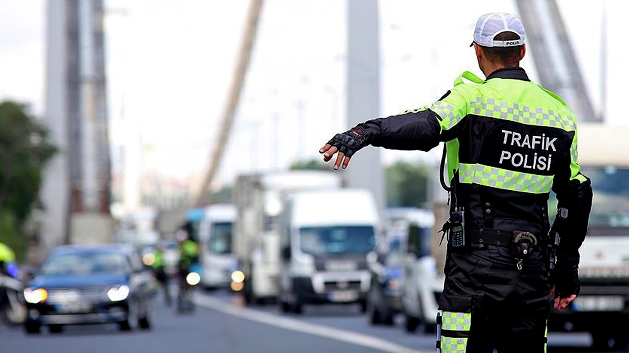 Polis Kıs Lastigi