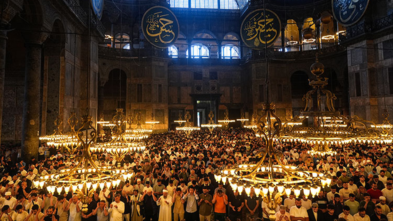 Türkiye'de Kurban Bayramı coşkusu! Vatandaşlar bayram namazını Ayasofya'da kıldılar