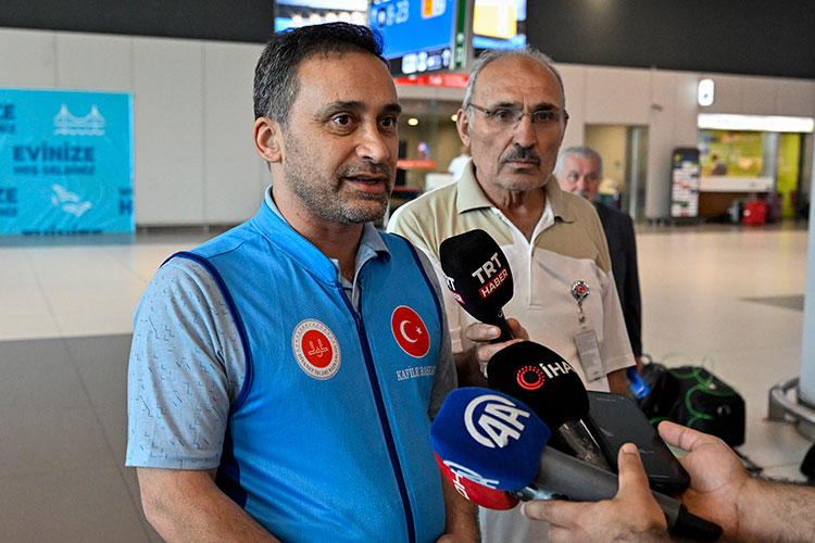 Hacıların Yurda Donusu Basladi (4)