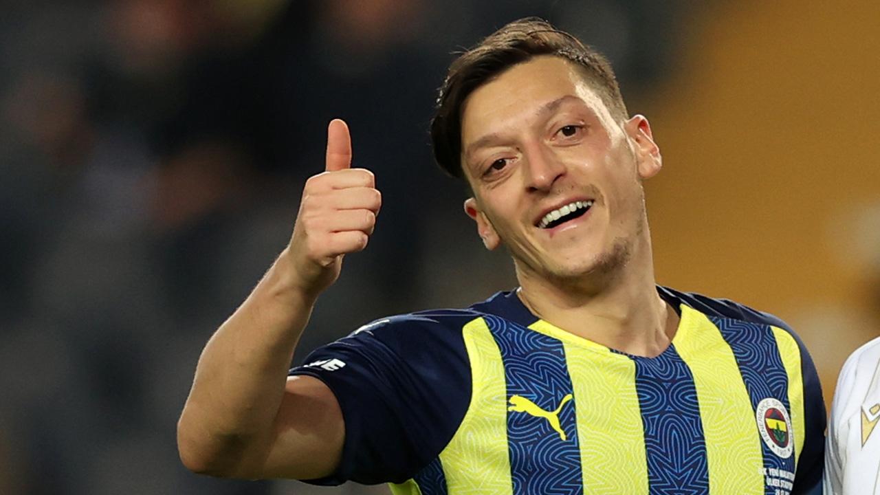Mesut Fenerbahce Özil