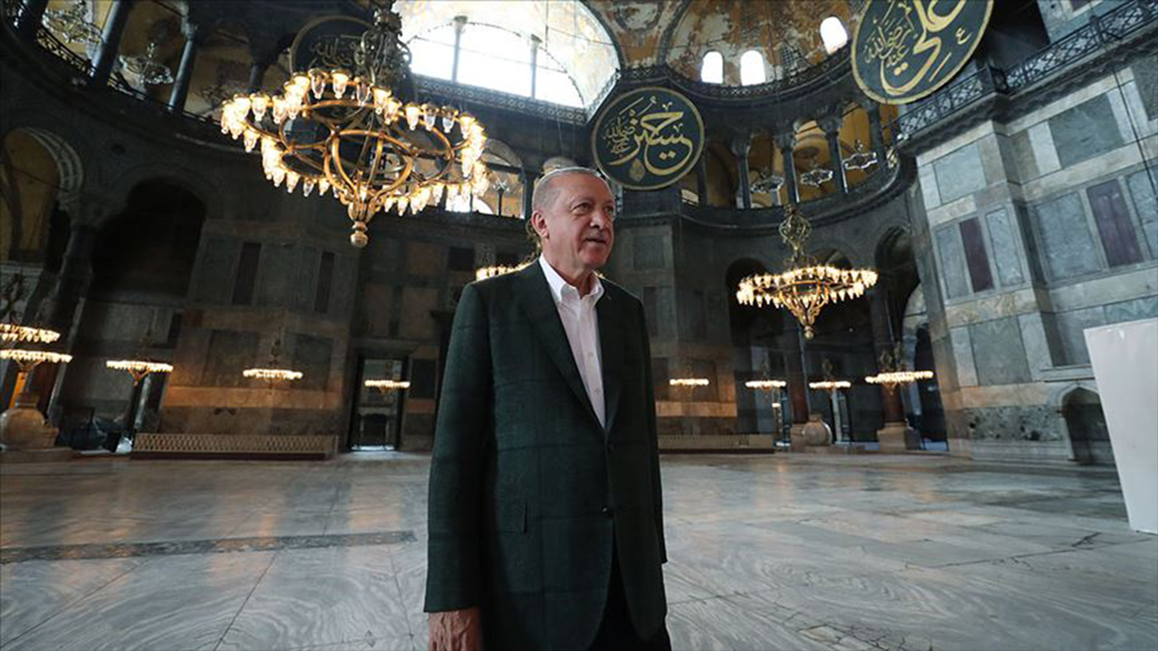 Cumhurbaşkanı Erdoğan'dan dikkat çeken Ayasofya paylaşımı!