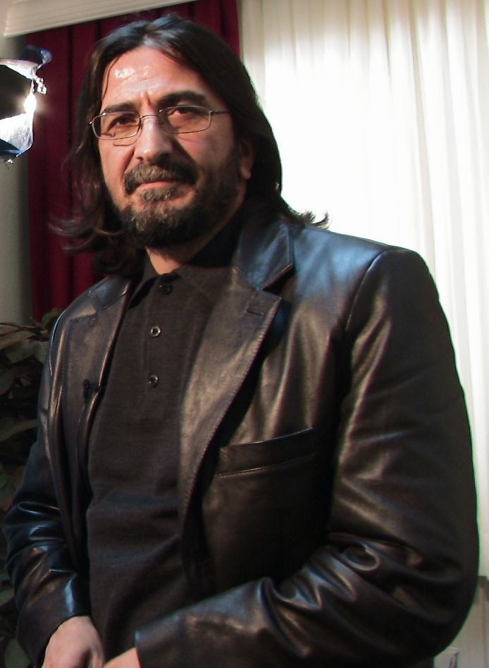 Gazeteci Nihat Genc