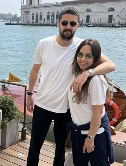 Ebru Gundesin Esi Gozaltina Alindi