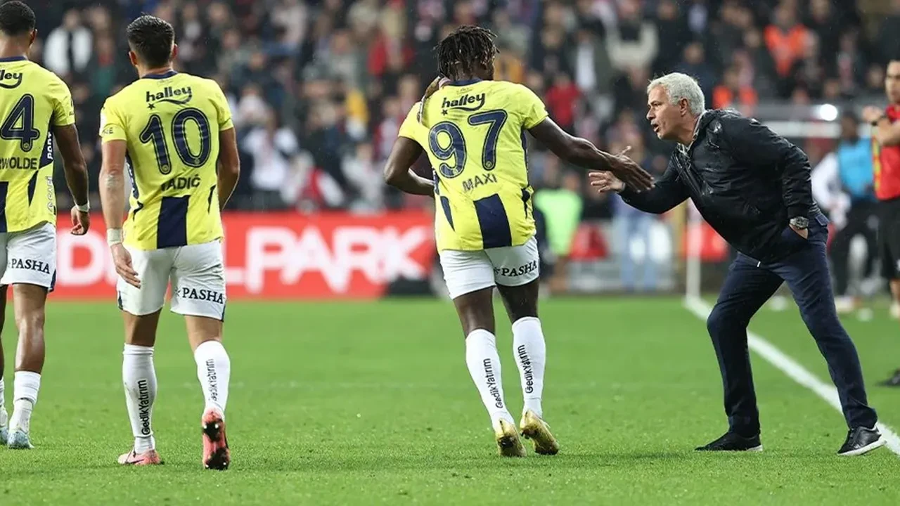 Fenerbahce Saint Maximin