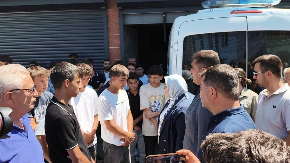 Silahi Kazara Ates Aldi Ak Parti Tuncel Cenaze Namazi