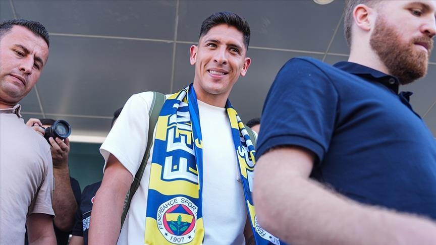 Edson Alvarez-1