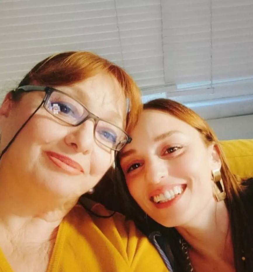 Nilperi Sahinkaya Annesi