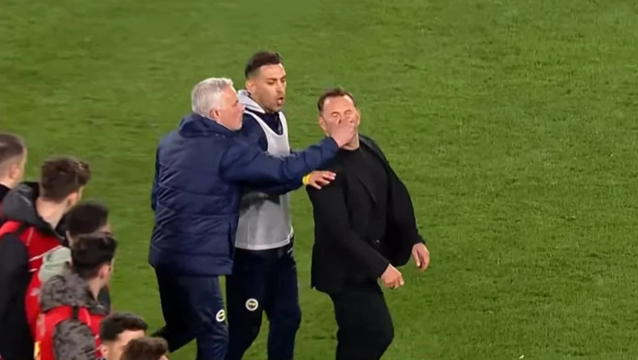 Okan Buruk Mourinho Burun