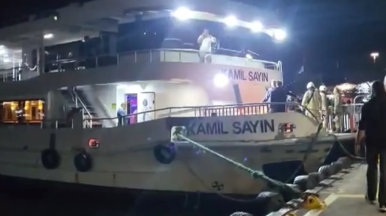 Sondakika Istanbul Boğazı Gemi Kaza (2)