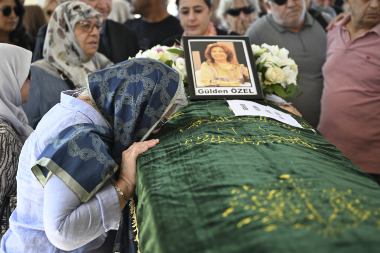 Trt Gülden Özel Spiker Haber Sondakika (1)