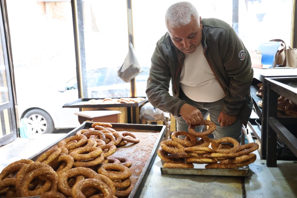 Abdulvahap Demircan, 2008 yılında başladığı Bitlis Eren Üniversitesi İnşaat Teknikerliği bölümünü 2010 yılında tamamladı. 2010 yılından 2024 yılına kadar tam 14 yıl boyunca KPSS'ye giren Demircan, umudunu hiçbir zaman kaybetmedi.