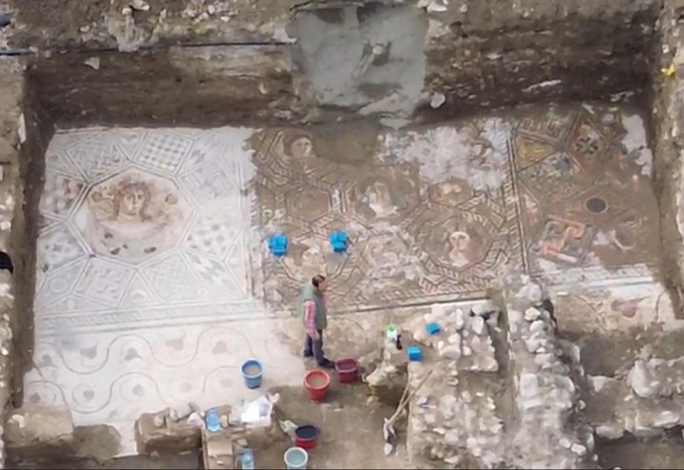Bu kapsamda İznik Müze Müdürlüğü, 2014 yılında kanalizasyon altyapı çalışmaları sırasında keşfedilen Roma dönemine ait mozaik kalıntılarının bulunduğu alanda çalışmalarını yoğunlaştırdı.
