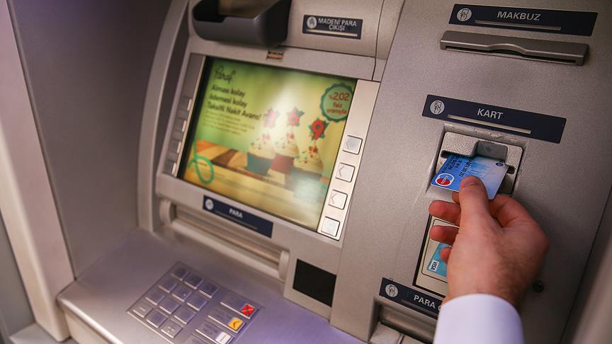 Mobil uygulamalar ve internet bankacılığı üzerinden yapılan transferlerin yanı sıra ATM kanalından yapılacak para transferi işlemlerinde de toplam bedelin 200 bin lirayı aşması durumunda gönderici, en az 20 karakter uzunluğunda paranın mahiyetine ilişkin açıklama yapması gerektiğine yönelik uyarı yazısıyla karşılaşacak.