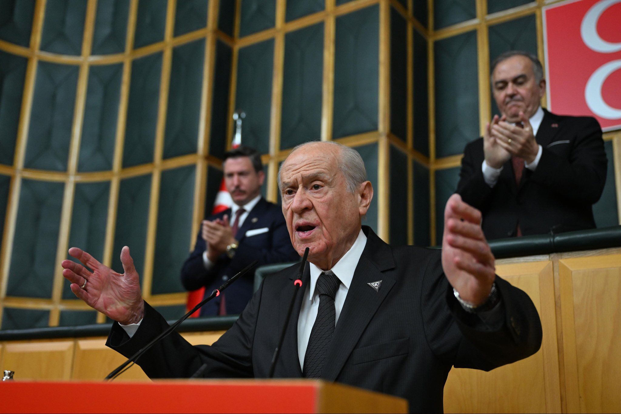 Bahçeli o ismi tebrik etti: Cesur ve delikanlıdır!