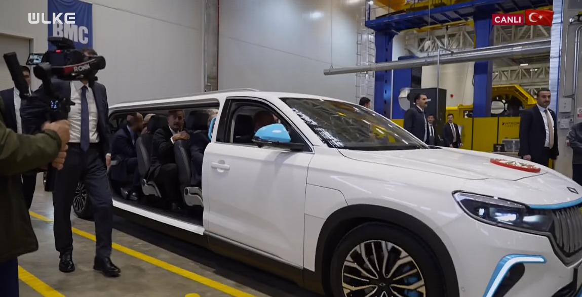 Cumhurbaşkanı Erdoğan, özel üretim Togg ile 'ALTAY Tankı' teslim törenine katıldı!