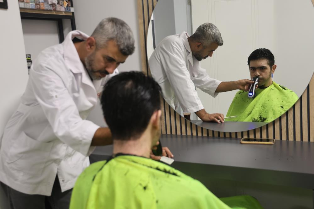 Barış'ın yapılan kan tahlillerinde vitamin eksikliği tespit edildiğini ifade eden Antakya İlçe Sağlık Müdürü Doktor Ferdi Coşgun, Barış'la ilgili klinik tanı olarak anksiyete ve depresyon tanısı konularak tedaviye başlandığını ve bunların temelinde sosyal medya ve dijital bağımlılık durumunun tetiklediğini düşündüklerini söyledi.