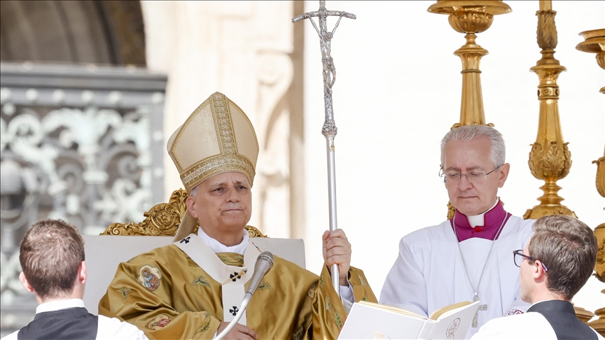 Vatikan Basın Ofisi Direktörü Matteo Bruni, Papa’nın hem Türkiye’de hem de Lübnan’da "Cumhurbaşkanları ve Kilise Yetkililerinin davetini kabul ettiğini" söyledi.