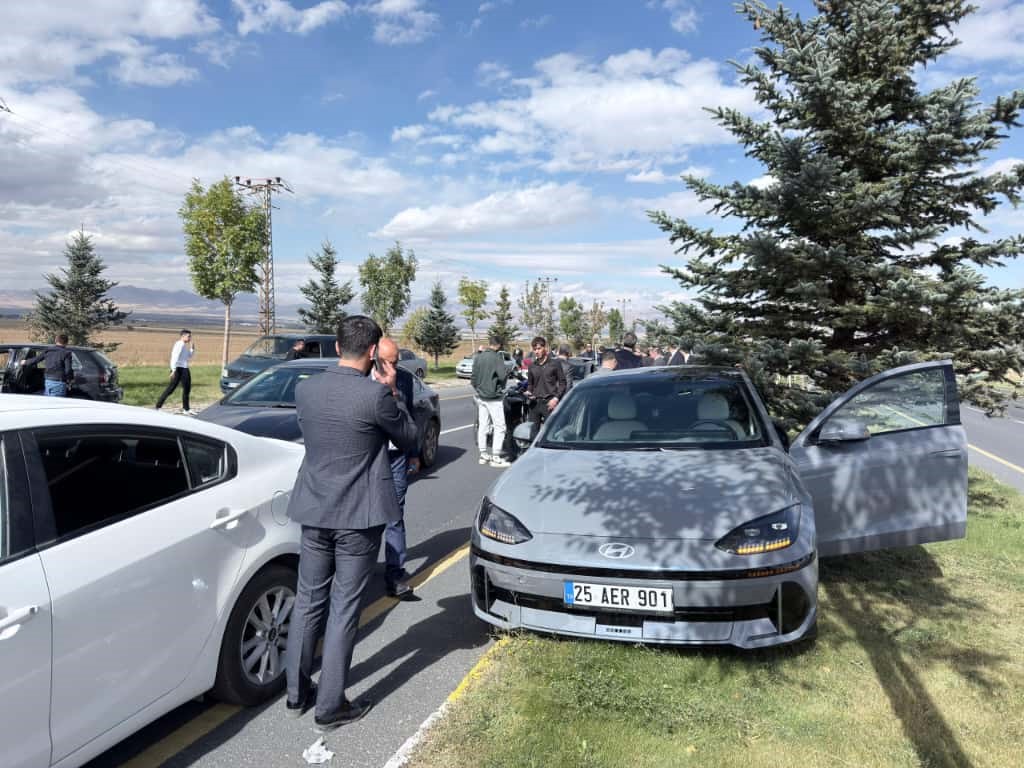 Yavuz Ağıralioğlu'nun Konvoyunda Kaza! Yaralılar Var (4)