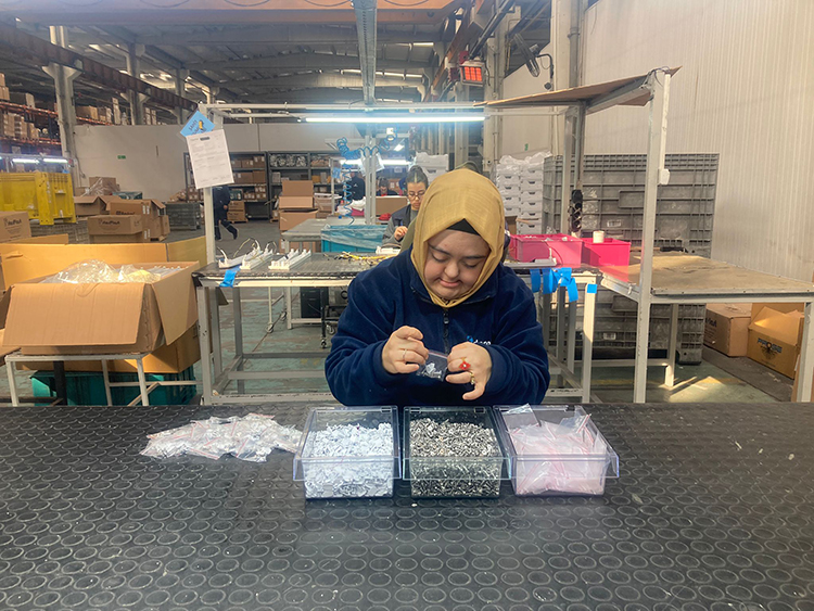 Down Sendromlu Genç.jpg2