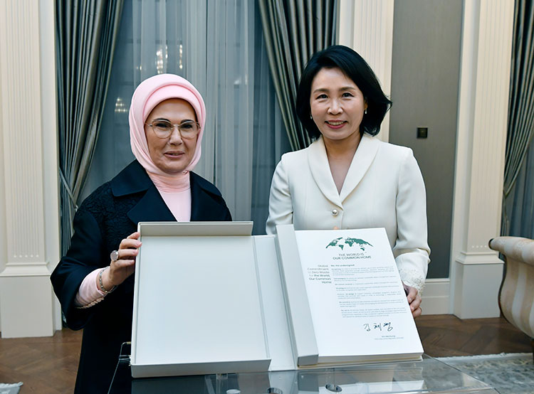 Emine Erdogan Guney Kore Kim (6)