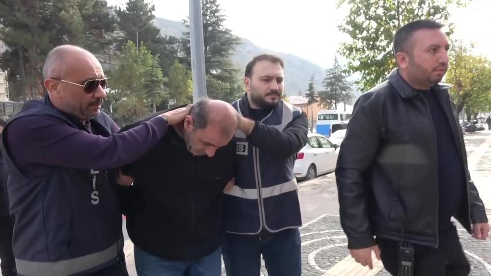 Evinde Olu Bulunmustu (1)