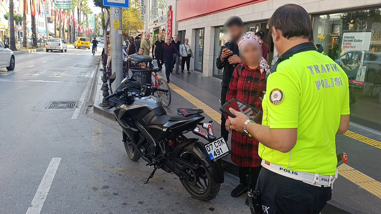 Akılalmaz olay! Aynaları kapattı, kaskını takmadı
