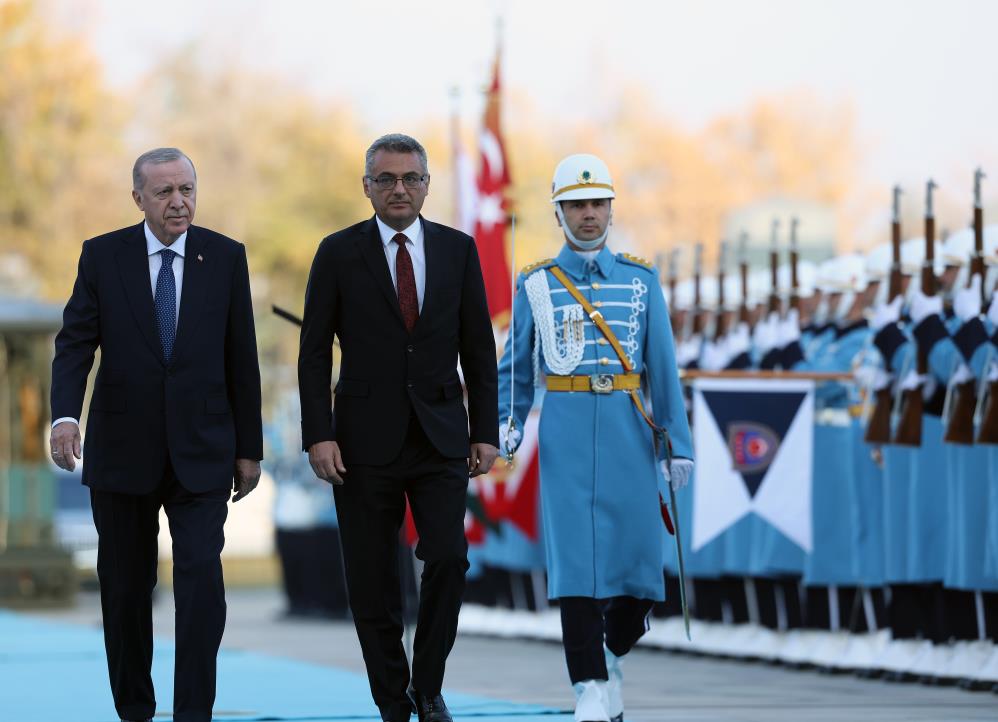 Cumhurbaşkanı Erdoğan Tufan Erhürman’ı böyle karşıladı