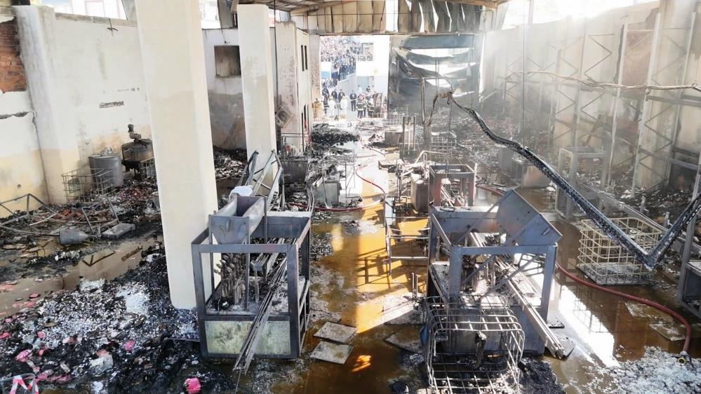 Kocaeli Depo Yangını Ici (2)