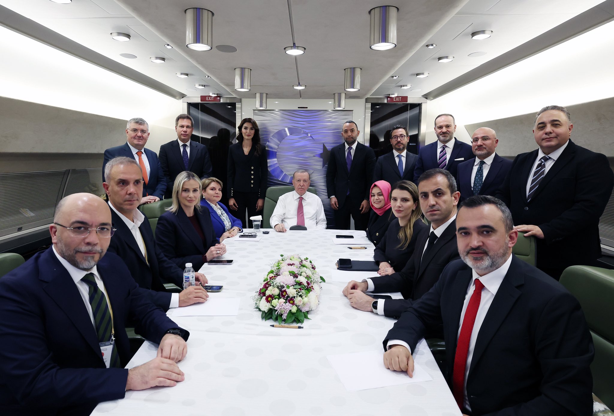 G8 Cmy Hq W4 A Ql U8J