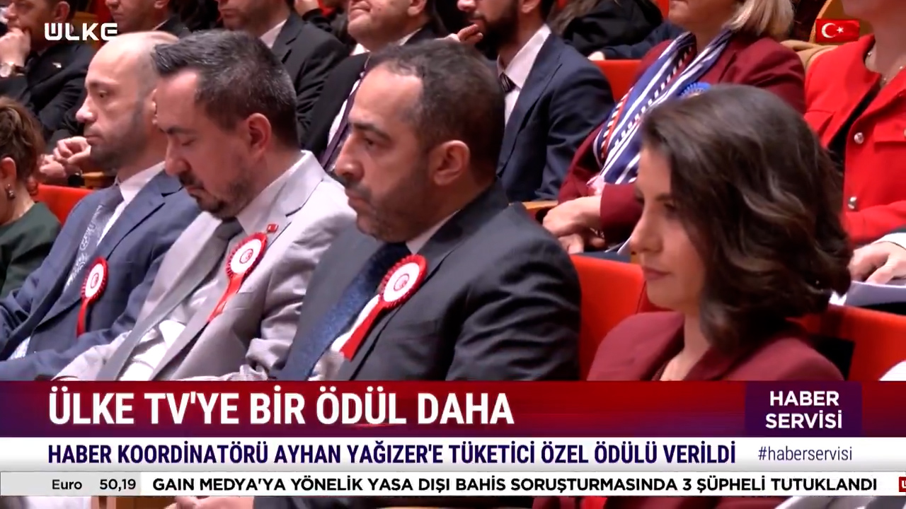 Ulketv Odul Ayhan Yagizer (1)