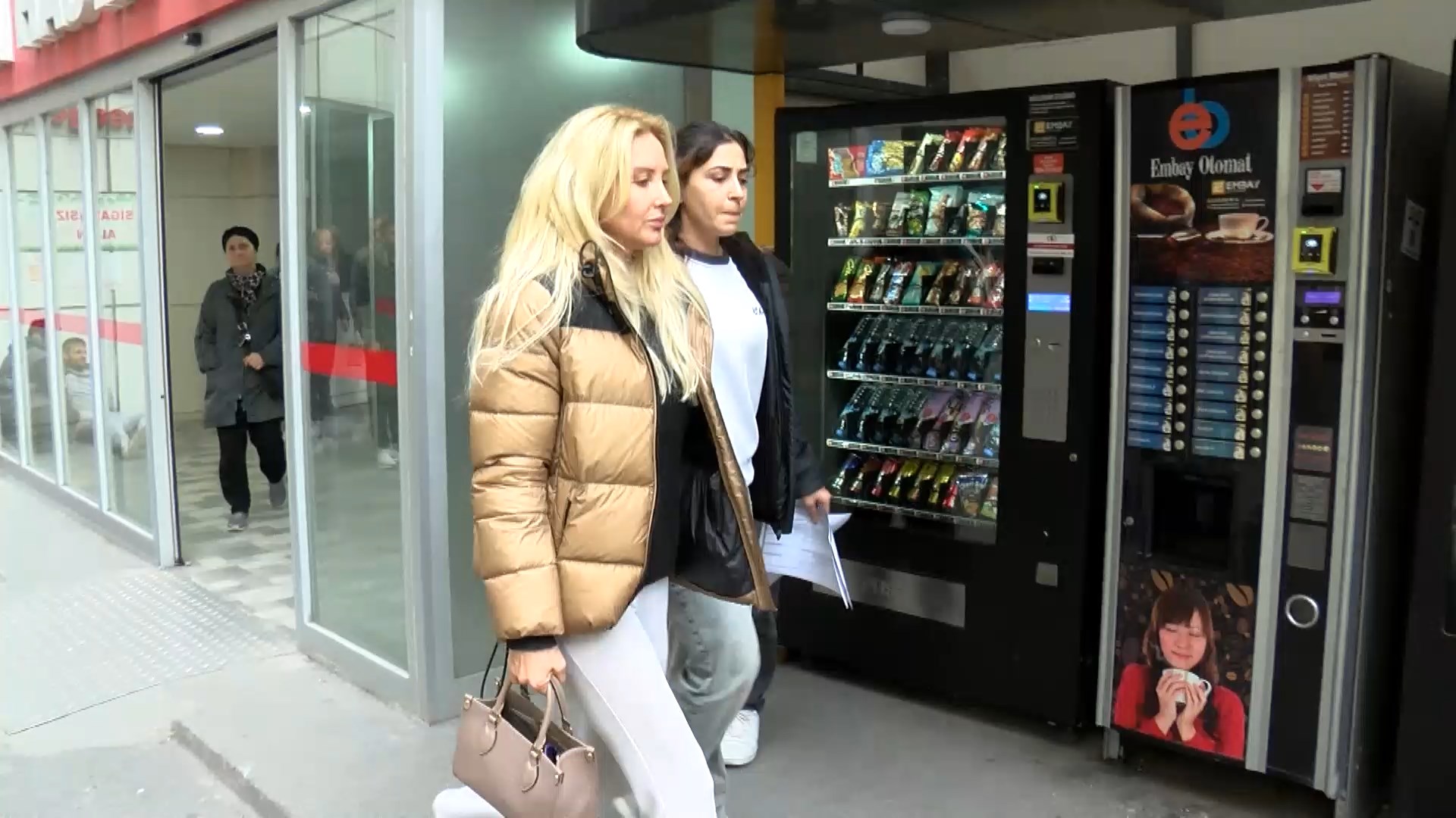 Unlu Spiker Gozalti (3)