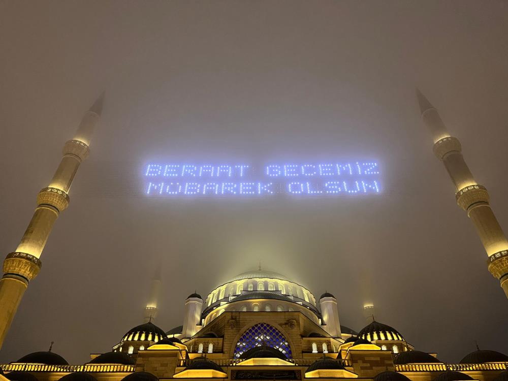 Çamlıca Camii'nde Berat Kandili Dualarla Idrak Edildi (2)