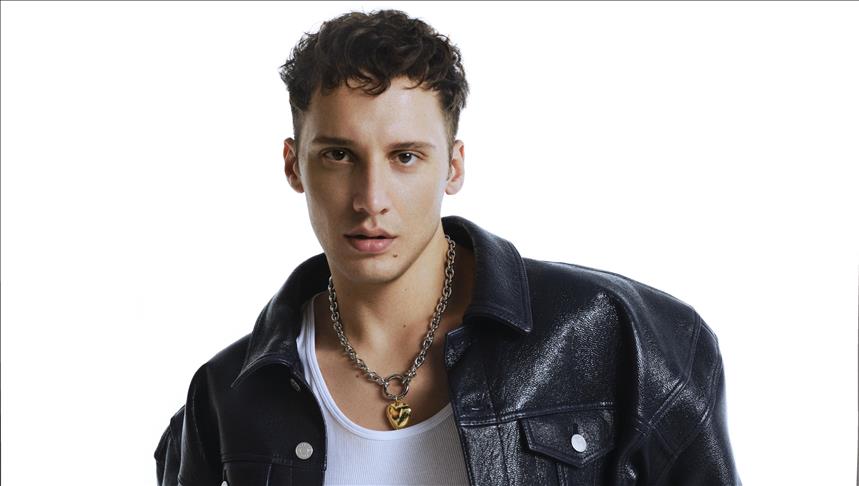 Hakkında yakalama kararı çıkarılmıştı! Şarkıcı Edis'ten ilk açıklama