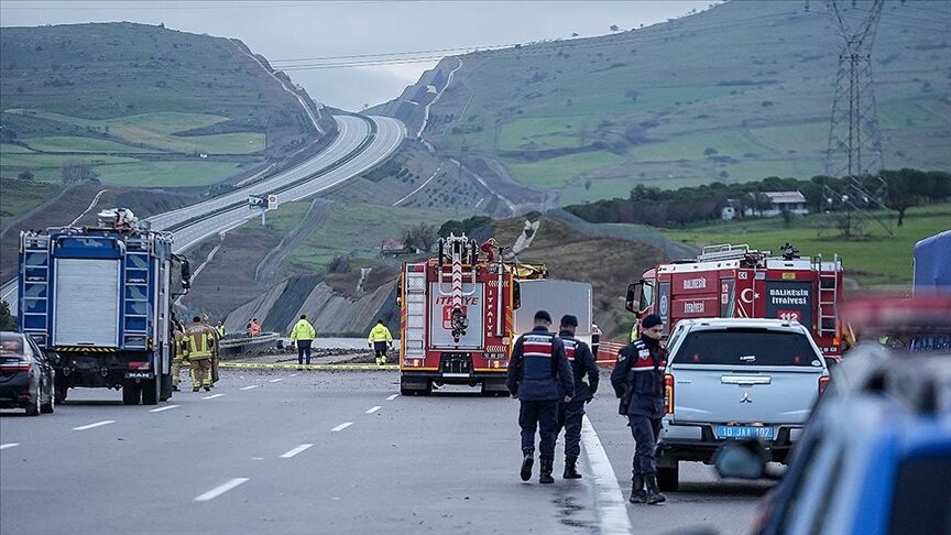 Balıkesir'de askeri uçak düştü! Şehidimiz var