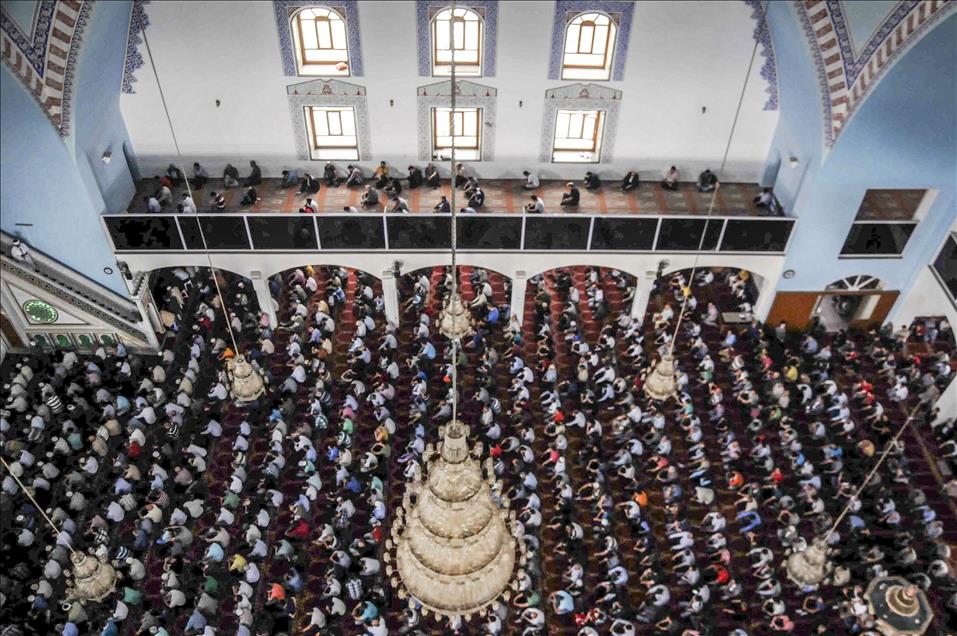 YÖK'ten kritik genelge! Cuma namazı kararı...