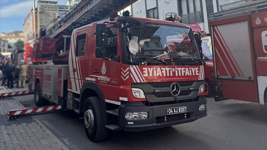 Fatih'te apartmanda yangın! Ölü ve yaralılar var