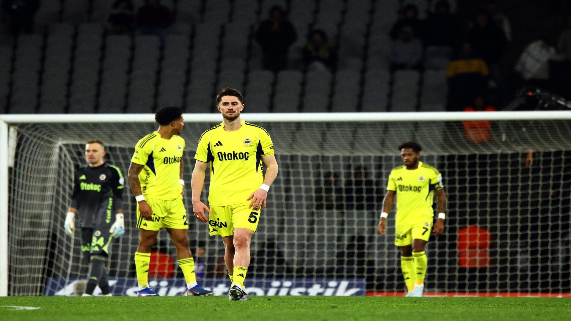 Fenerbahçe Fatih Karagümrük karşısında şokta! Taraftar isyanda