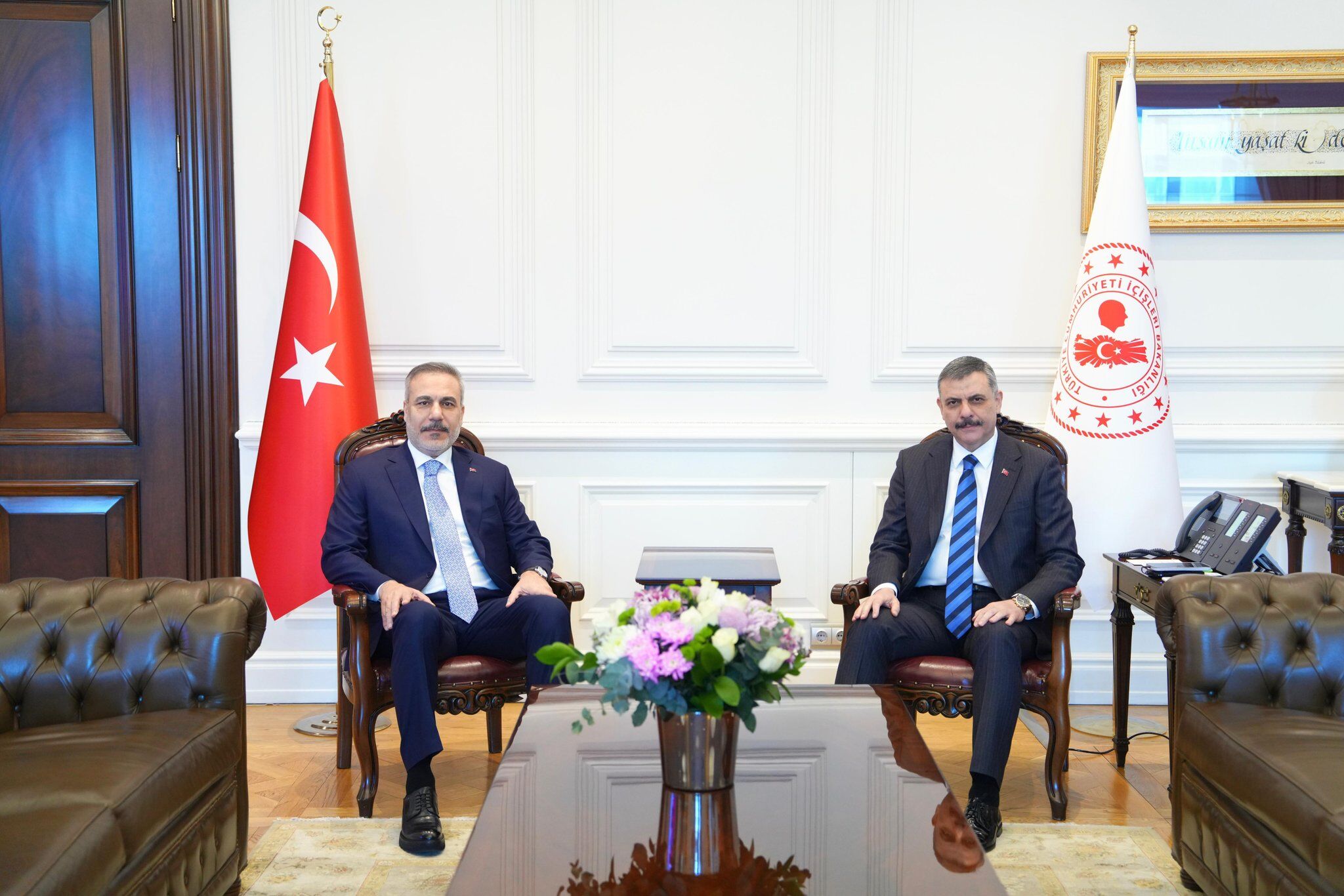 H Di A8 K W Q A A9 G V T