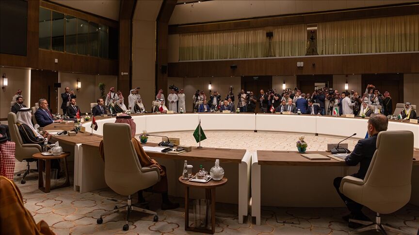 Riyad'da kritik zirve! Türkiye dahil 12 ülkeden İran'a çağrı