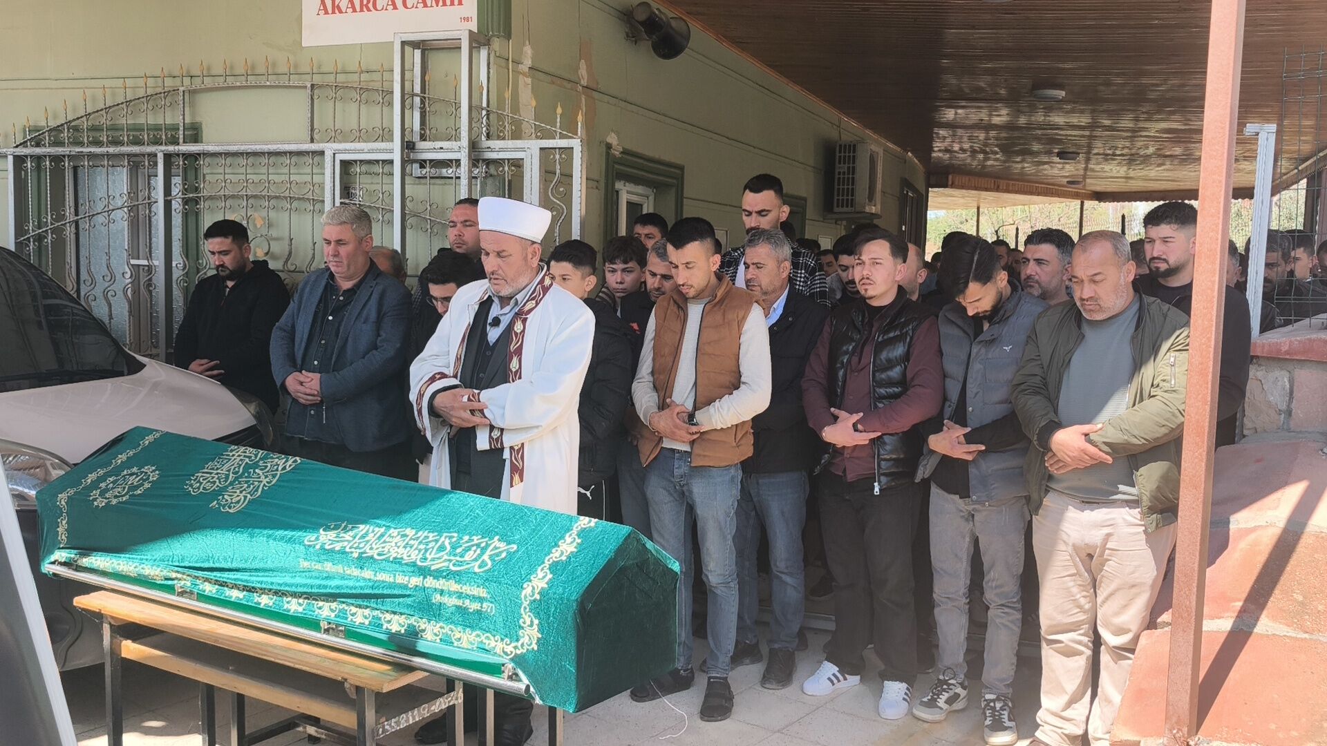 Hali Saha Hayatini Kaybetti (2)