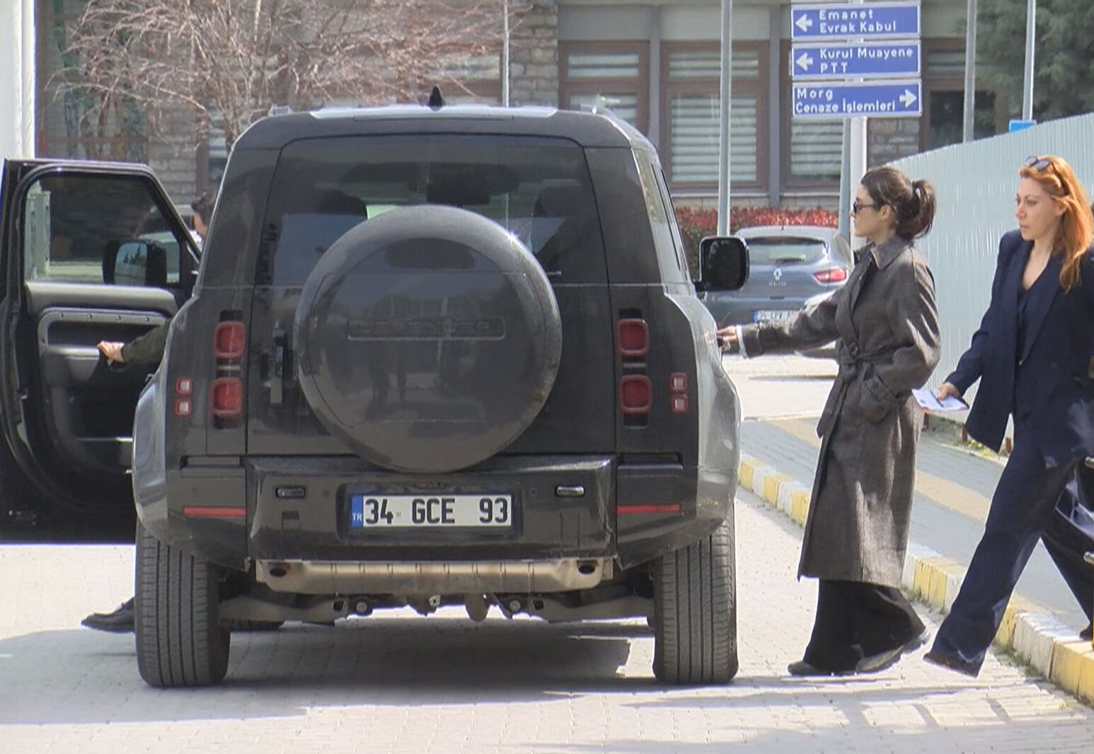 I S T A N B U L ‘ U Y U S T U R U C U’ S O R U S T U R M A S I N D A 1231682 366320