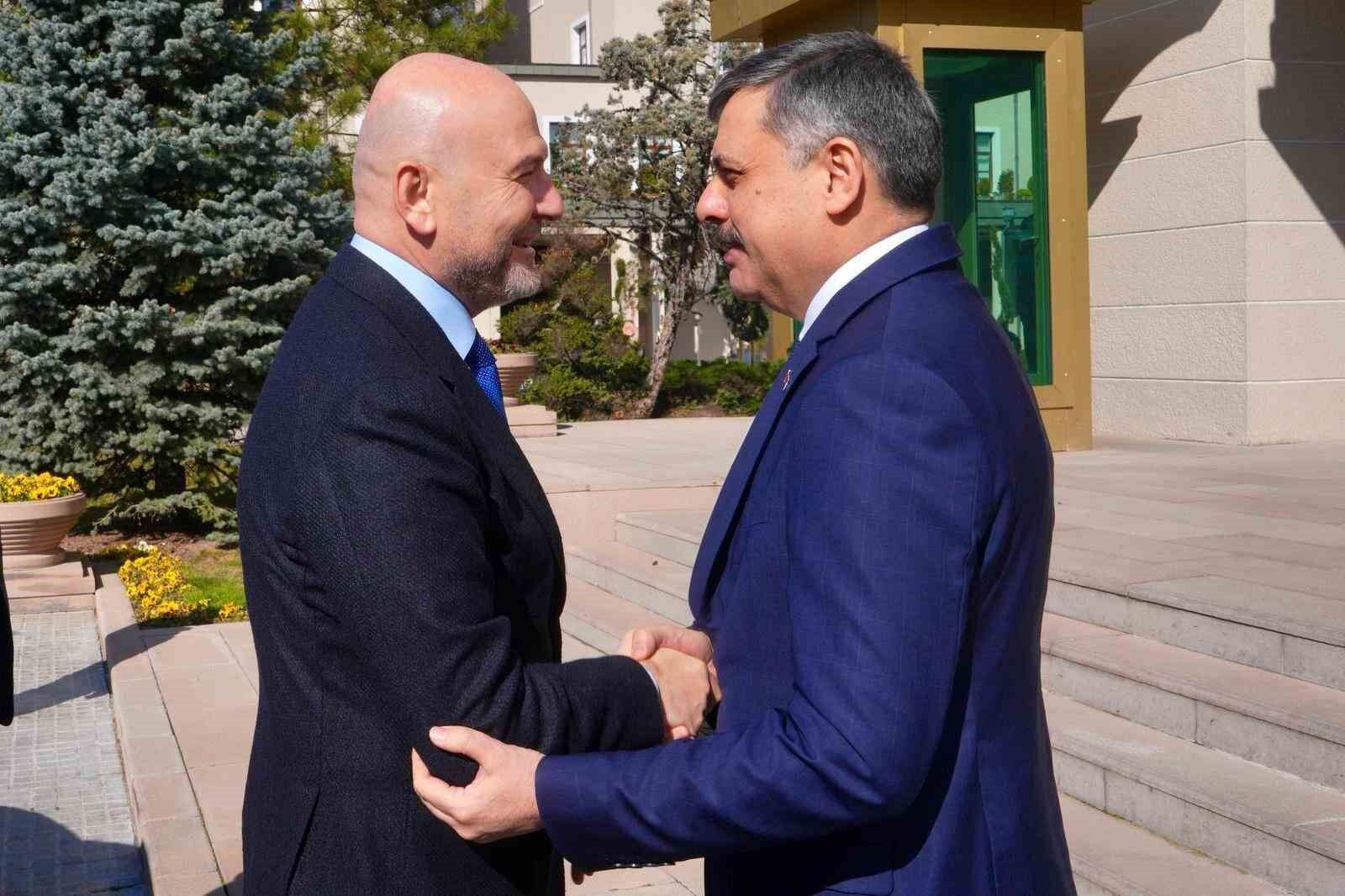 Süleyman Soylu İçişleri Bakanı Çiftçi’yi ziyaret etti