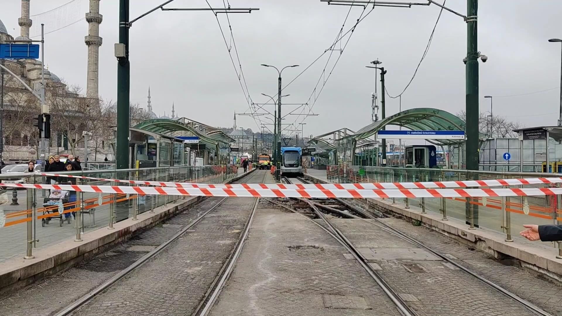 Istanbul Eminonu Travmay (5)