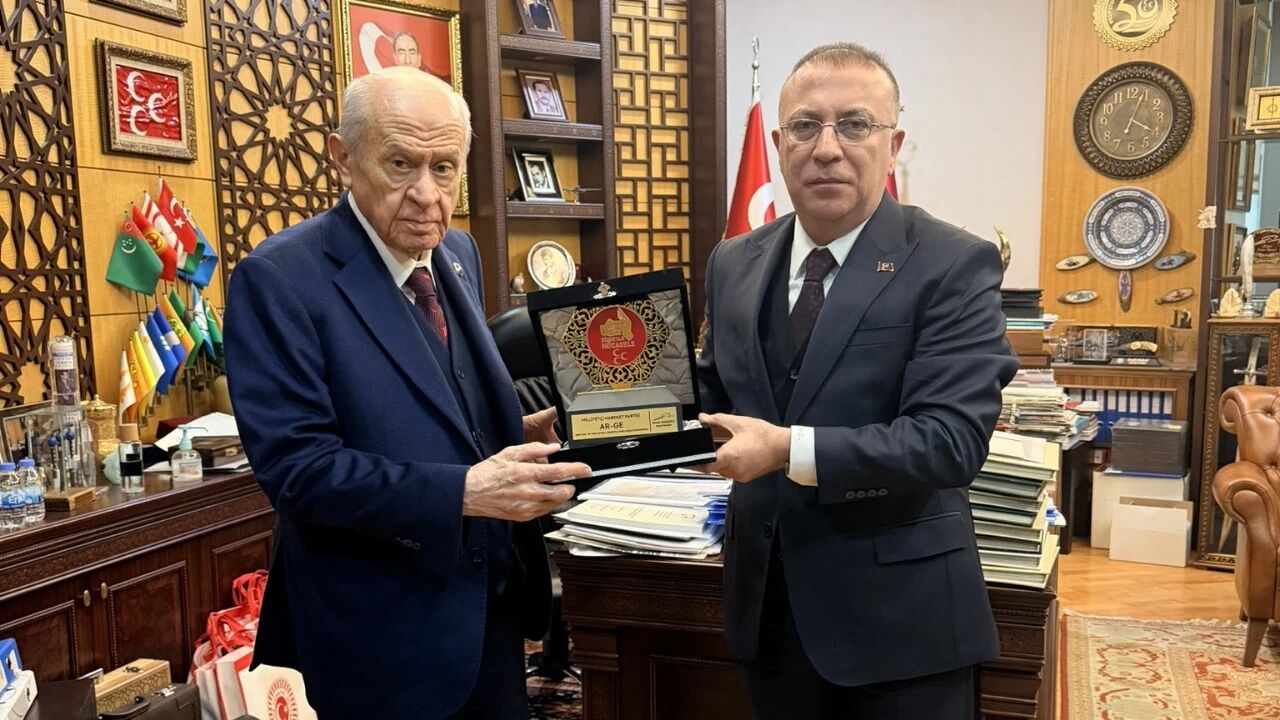 MHP'de istifa! Genel Başkan Yardımcısı İzzet Ulvi Yönter...