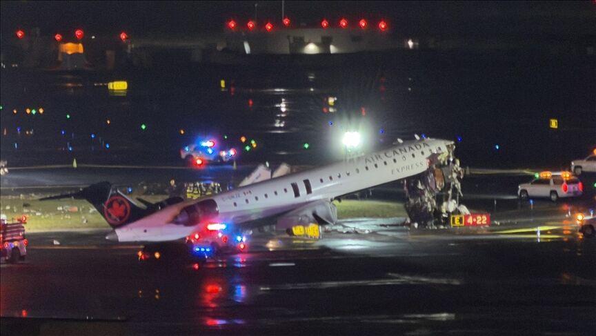 Uçakla itfaiye aracı çarpıştı!