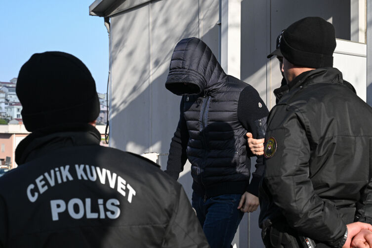 Unlu Isimler Gozalti (1)