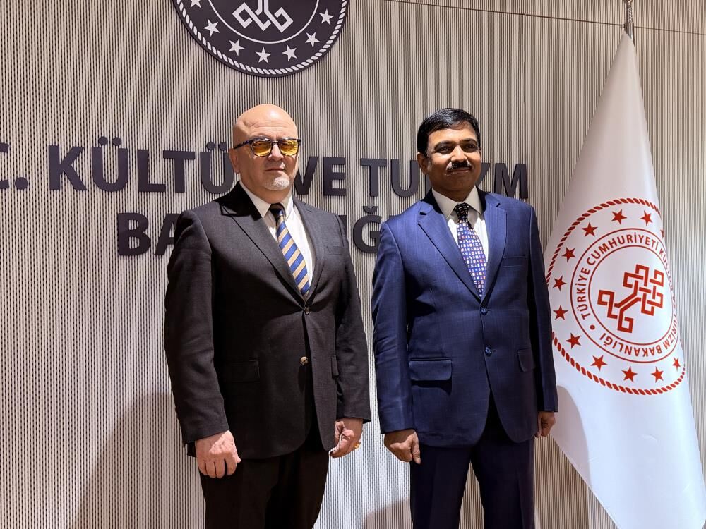 Birol Güven Hindistan