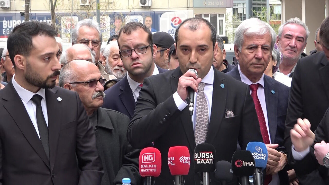 İYİ Parti'de deprem! Topluca istifa ettiler