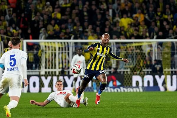 Fenerbahce 2 1 Çaykur Rizespor Süper Lig 30.Hafta Puan Durumu (17)