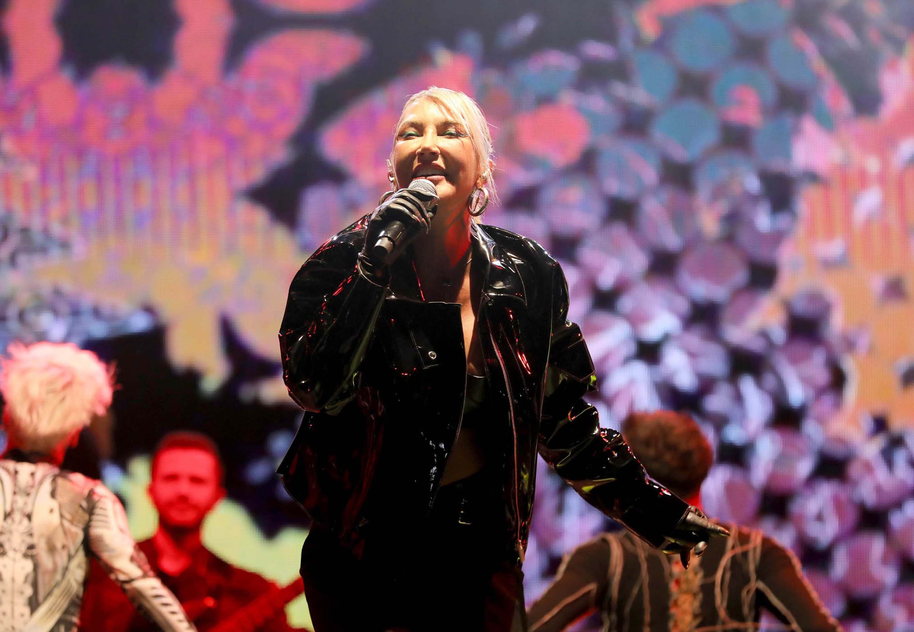 H A N D E Y E N E R K I M S E Y I H E D E F A L M A D I M V E K I 1276417 379892